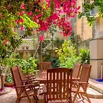 Bougainvillea Breeze & Marina View - Happy Feriehus Cospicua