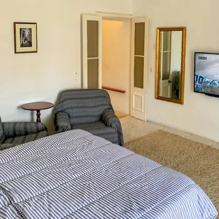 Bougainvillea Breeze & Marina View - Happy * Cospicua