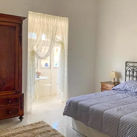 Bougainvillea Breeze & Marina View - Happy 別荘 *