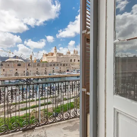Marina View - Front Of Sea - Happy Cospicua