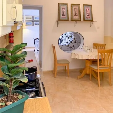 Bougainvillea Breeze & Marina View - Happy بيت للعطل *