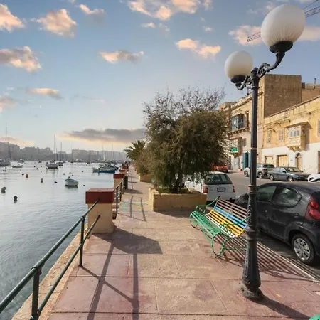 Bougainvillea Breeze & Marina View - Happy Cospicua