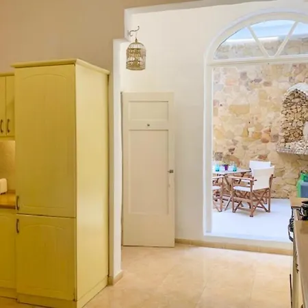 Bougainvillea Breeze & Marina View - Happy بيت للعطل