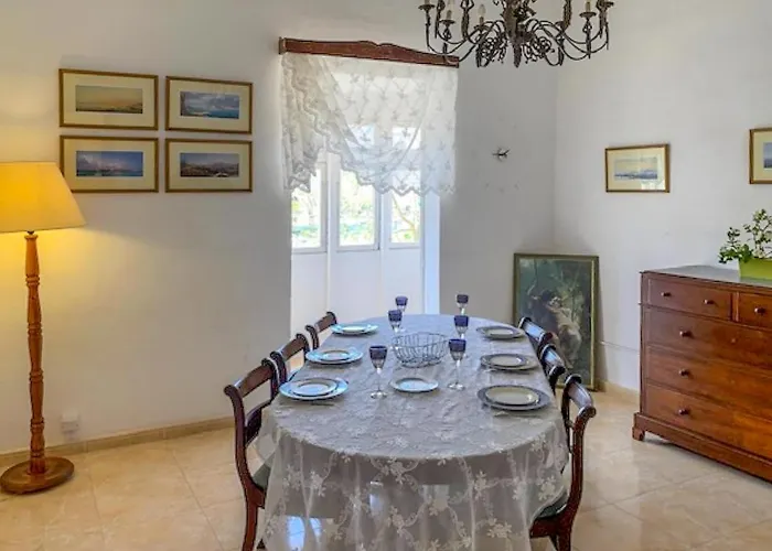 Bougainvillea Breeze & Marina View - Happy