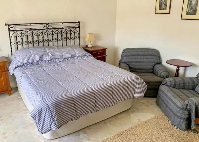 Bougainvillea Breeze & Marina View - Happy Cospicua