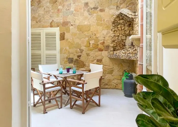 Дом отдыха Bougainvillea Breeze & Marina View - Happy