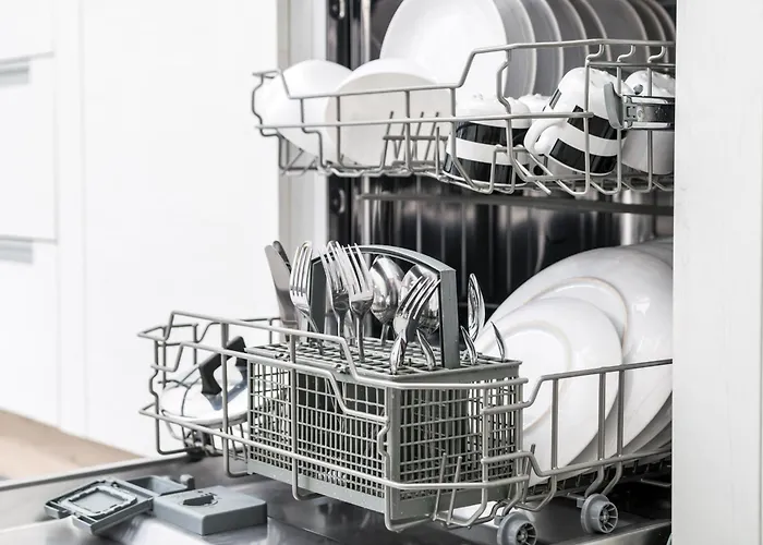 Bougainvillea Breeze & Marina View - Happy Cospicua